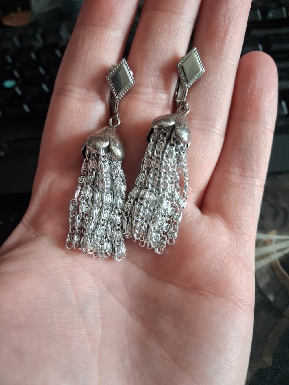 Vintage Sarah Coventry dangle clip on earrings